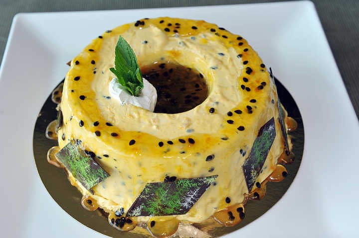 A deliciosa sobremesa é preparada geralmente com o maracujá roxo