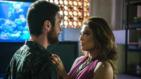 Rubinho (Emílio Dantas) e Bibi (Juliana Paes) em “A Força do Querer”