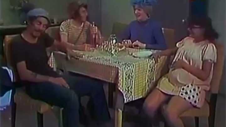 Cena de ‘Chaves’ mostra barriga de grávida da Chiquinha