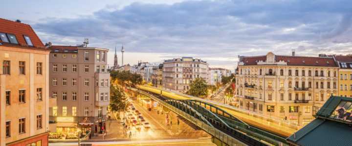 Vista dos arredores da estação Eberswalder Straße