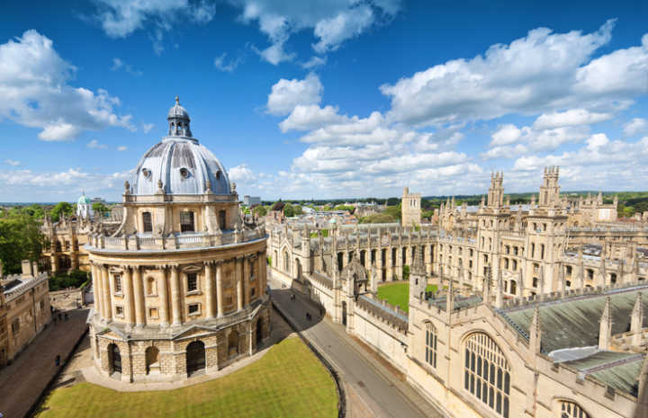 Universidade de Oxford oferece bolsas de estudo para estrangeiros