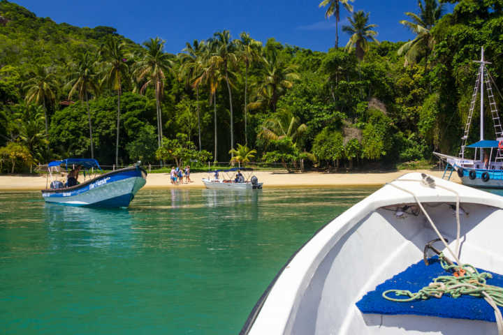 Praia do Pouso, uma das pequenas praias da encantadora Ilha Grande