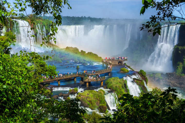 Vista do lado brasileiro das Cataratas do Iguaçu; em maio, é possível economizar até 30% na hotelaria, por ser baixa temporada