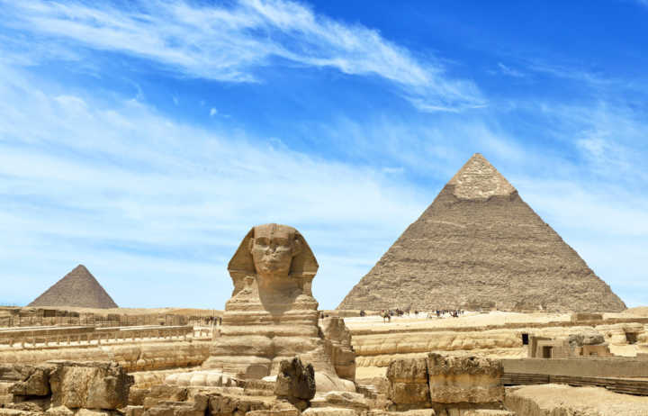 A Grande Esfinge de Gizé e as Pirâmides são duas das principais atrações turísticas do Egito