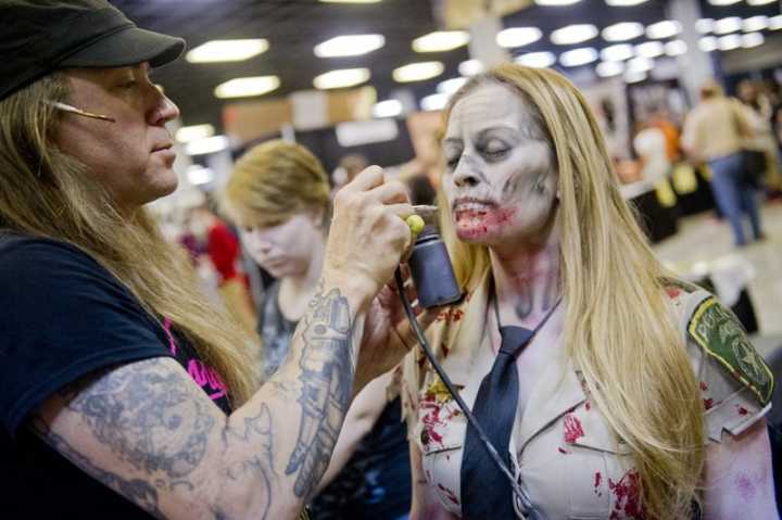 Para os fãs de zumbis e “The Walking Dead”, é possível participar do Walker Stalker Com