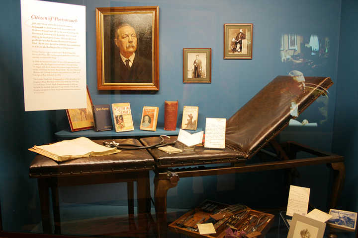 Objetos de Arthur Conan Doyle no Portsmouth Museum