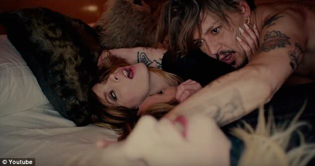 Johnny Depp é estrela do novo clipe de Marilyn Manson