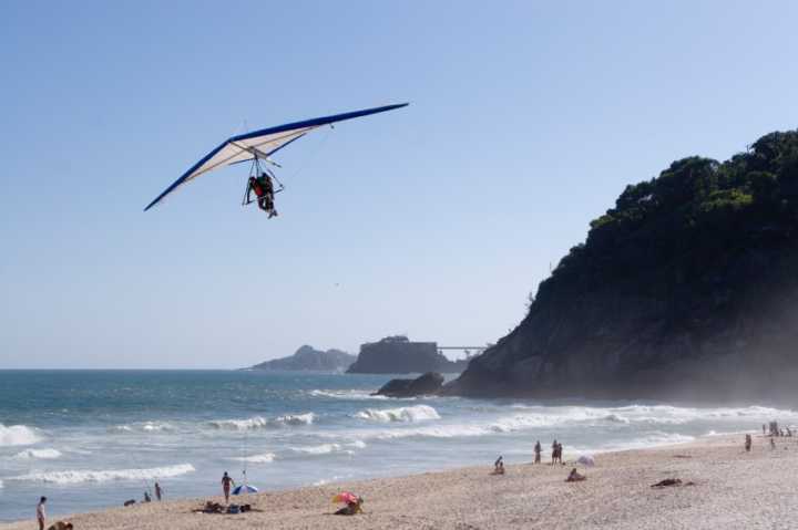 Um destino que não tem erro e vai agradar ambos os signos, são cidades com praia, sol, bares e agitação, como o Rio de Janeiro