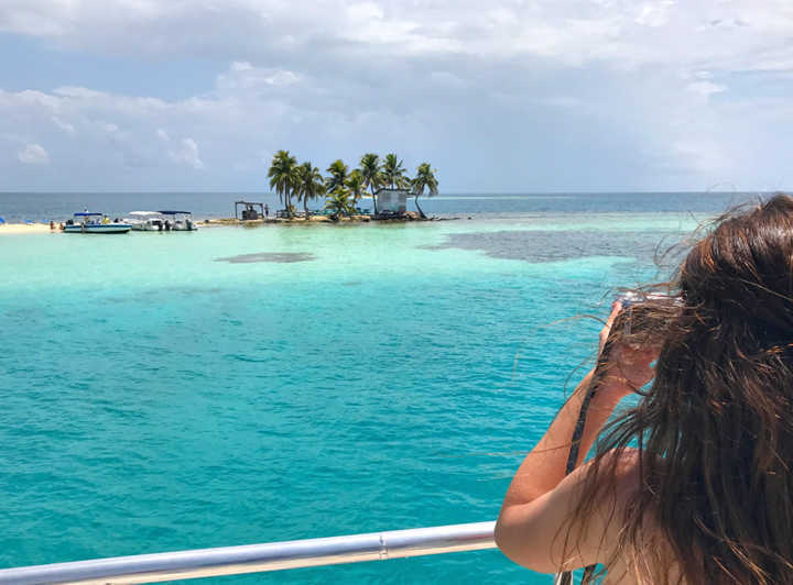 A ilha de Silk Caye, onde dá para passar o dia todo