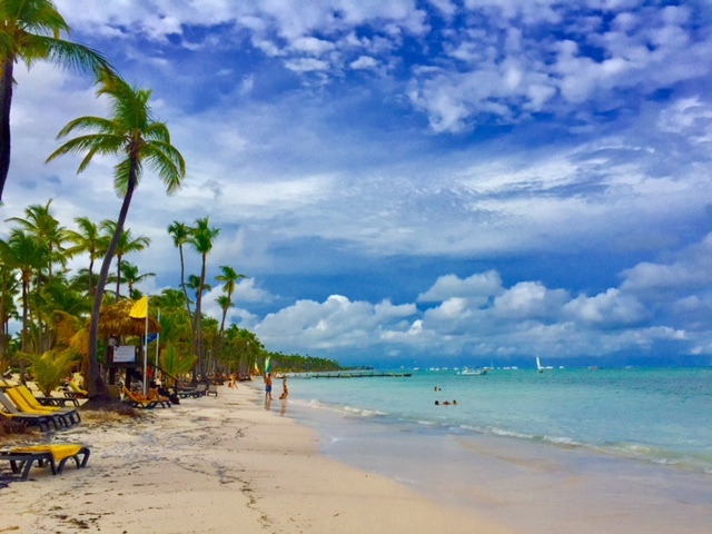 Praia na frente do Resort Bávaro Barceló