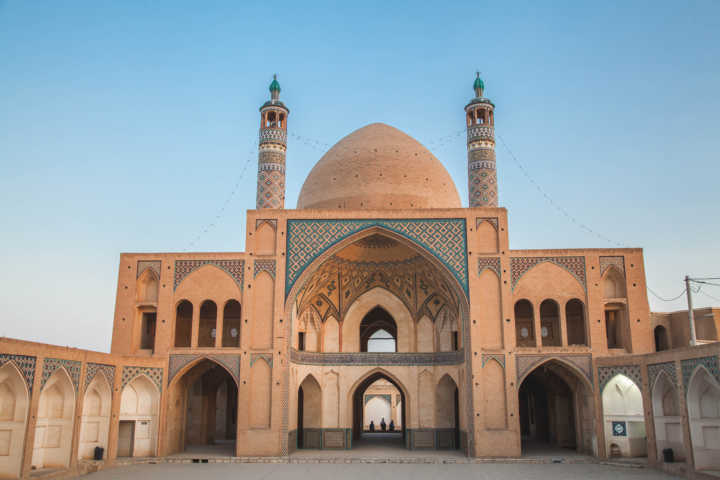 Kashan tem ares de oásis com suas construções cor de terra e calor abafado