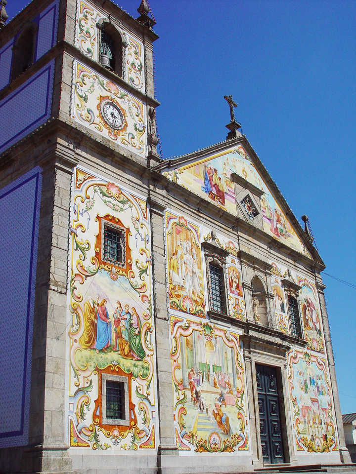 Fachada da igreja de Válega