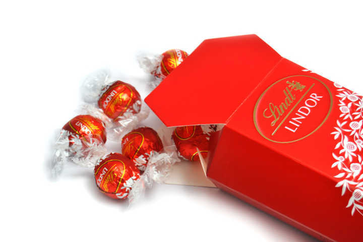 Desconto do chocolate Lindt chega a ser de 50% off em qualquer loja da marca no Brasil
