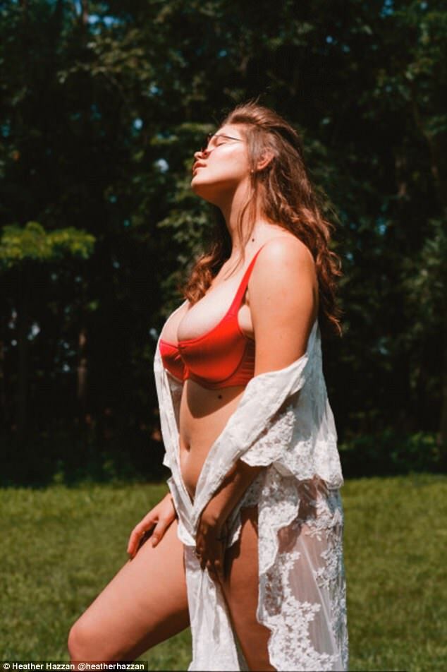 A modelo Molly Constable posa para a Playboy