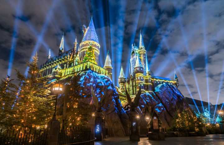 O imponente castelo de Hogwarts ganhará vida à noite durante as festas de Natal do Harry Potter