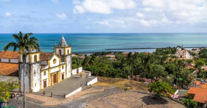 Um lugar que é símbolo do Carnaval de Pernambuco é a cidade de Olinda