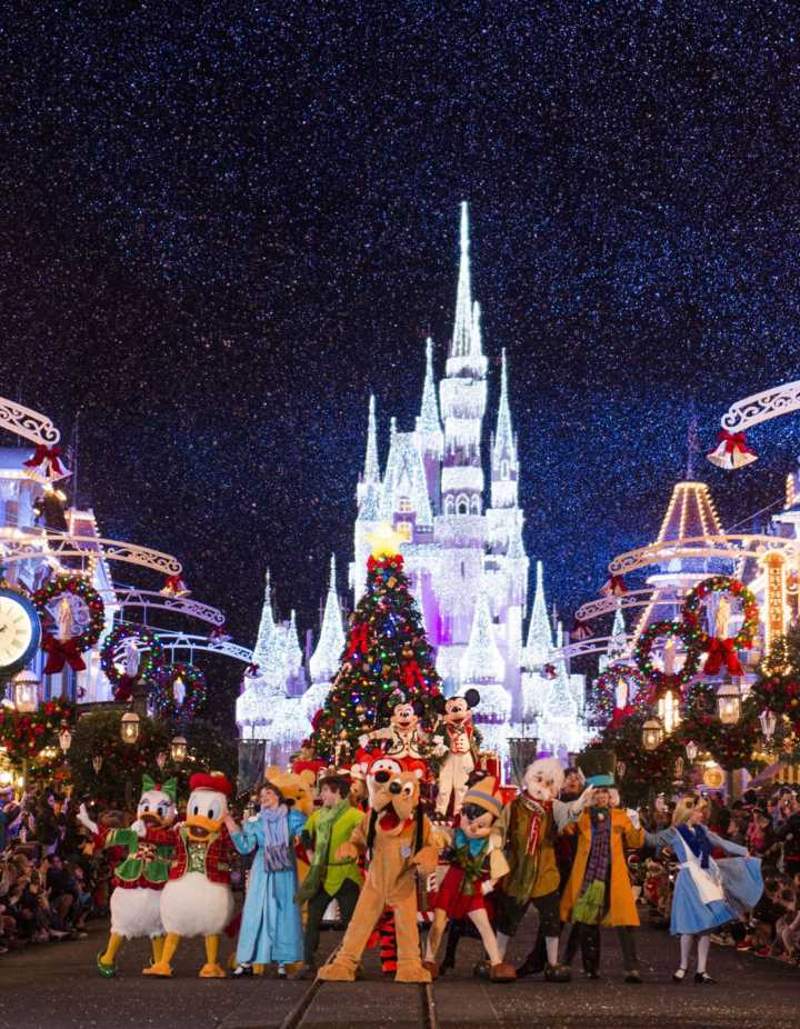 O ponto alto do Natal da Disney em Orlando é a incrível festa do Mickey e sua turma no Magic Kingdom