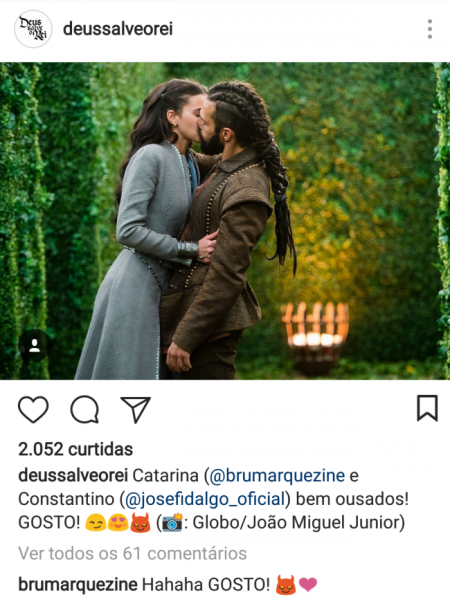 “Gosto”, comentou a atriz na foto dos personagens dando um belo beijão