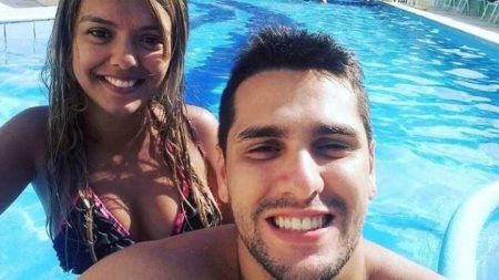 Felipe Ribeiro, motorista do Uber de Marquezine, e a esposa