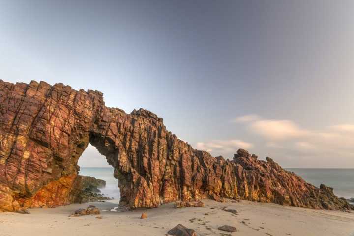 Pedra Furada, um dos cartões-postais de Jeri