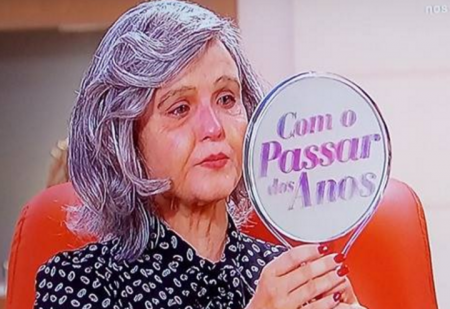 Simulando a passagem de 50 anos, Larissa aparece com 66