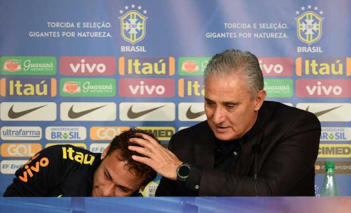 Tite exalta caráter e índole de Neymar, levando o jogador às lágrimas