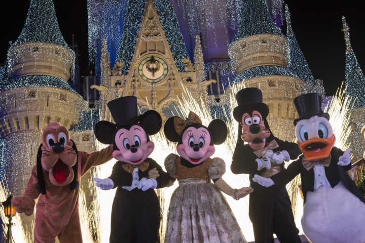 Mickey e toda a turma já está preparada para a super festa de Ano Novo do Magic Kingdom