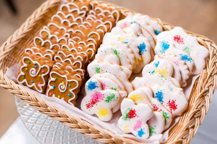 As plättchen (biscoitos decoradas) são uma tradicionais na Alemanha durante as celebrações de Natal