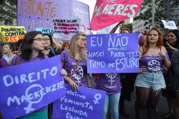 Mulheres protestam na Avenida Paulista em 2017