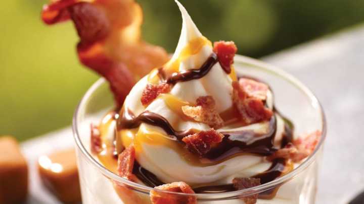 Sundae com pedaços de bacon é a novidade