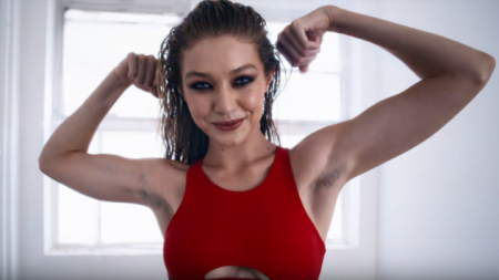 Gigi Hadid gerou polêmica por causa de axila ao natural