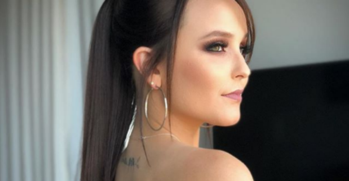 A atriz Larissa Manoela e sua tattoo