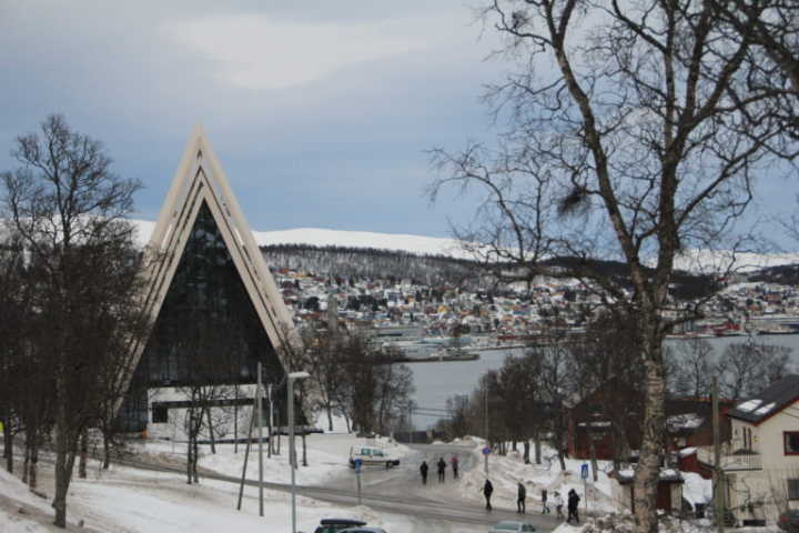 A arquitetura moderna da Catedral do Ártico