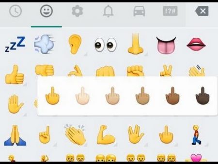 Emoji do dedo médio incentivaria gesto obsceno que é ilegal na Índia