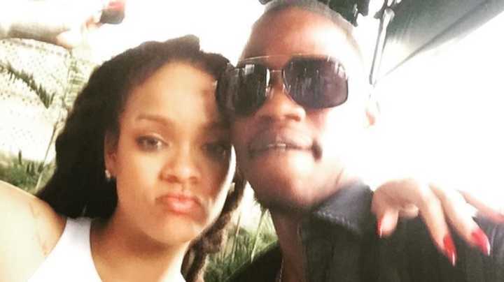 Rihanna com o primo, Tavon Kaiseen Alleyne, assassinado um dia após o Natal