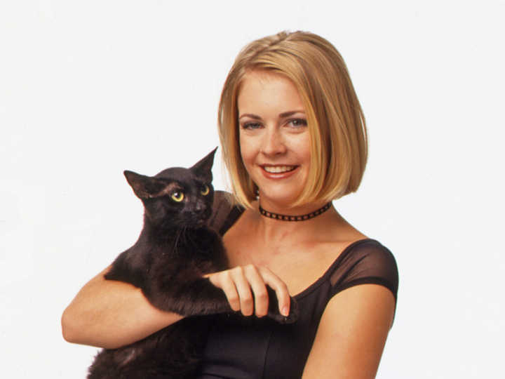 Melissa Joan Hart como a bruxa Sabrina na série dos anos 90