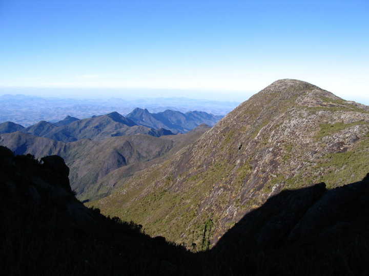 Vista da porção Sul do Parque Nacional do Caparaó na trilha de acesso ao Pico da Bandeira