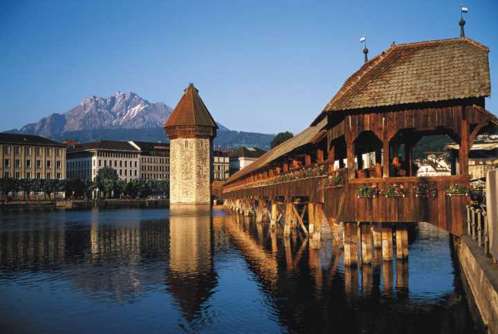 Vista da Ponte da Capela, uma das atrações de Lucerna