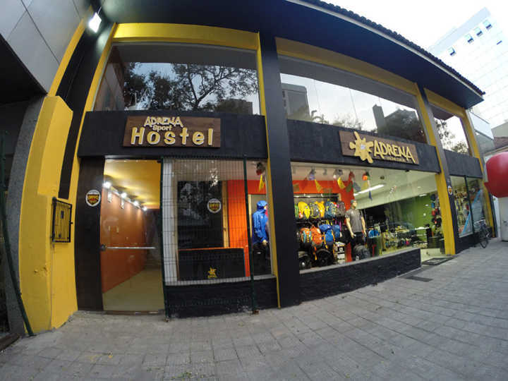 Fachada do Adrena Sport Hostel, em Belo Horizonte (MG); albergue foi eleito o melhor do Brasil