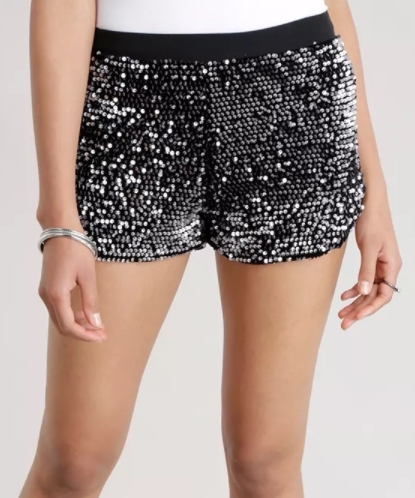 Short em Veludo com Paetês Preto | R$ 69,99