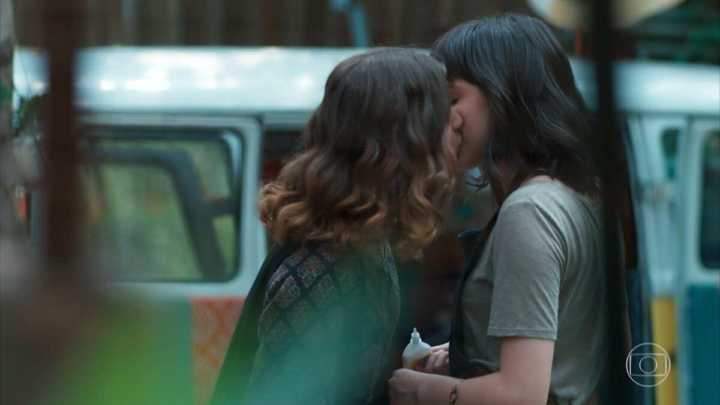 Malhação Lica E Samantha Dão Beijo Intenso No último Capítulo 