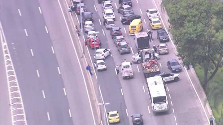 Caos e pânico na Linha Amarela na manhã desta quarta-feira. 31