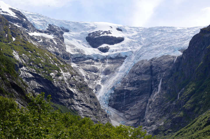 Vista da geleira de Kjenndalsbreen