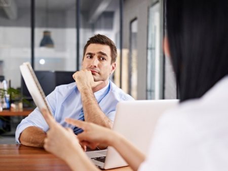 10 dicas pra evitar constrangimento na hora da entrevista