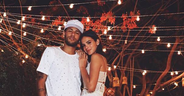 Neymar e Bruna Marquezine em foto no réveillon de Fernando de Noronha