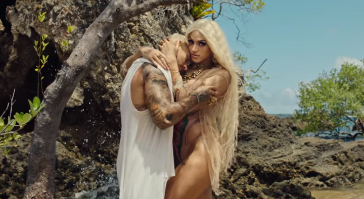 Pabllo Vittar e Lucas Lucco em “Paraíso”