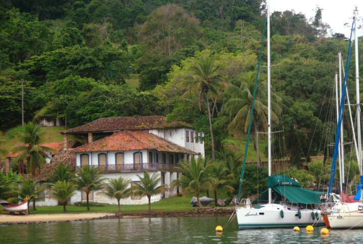 Vista do Engenho Boa Vista, na Marina do Engenho, a 8 km do centro de Paraty