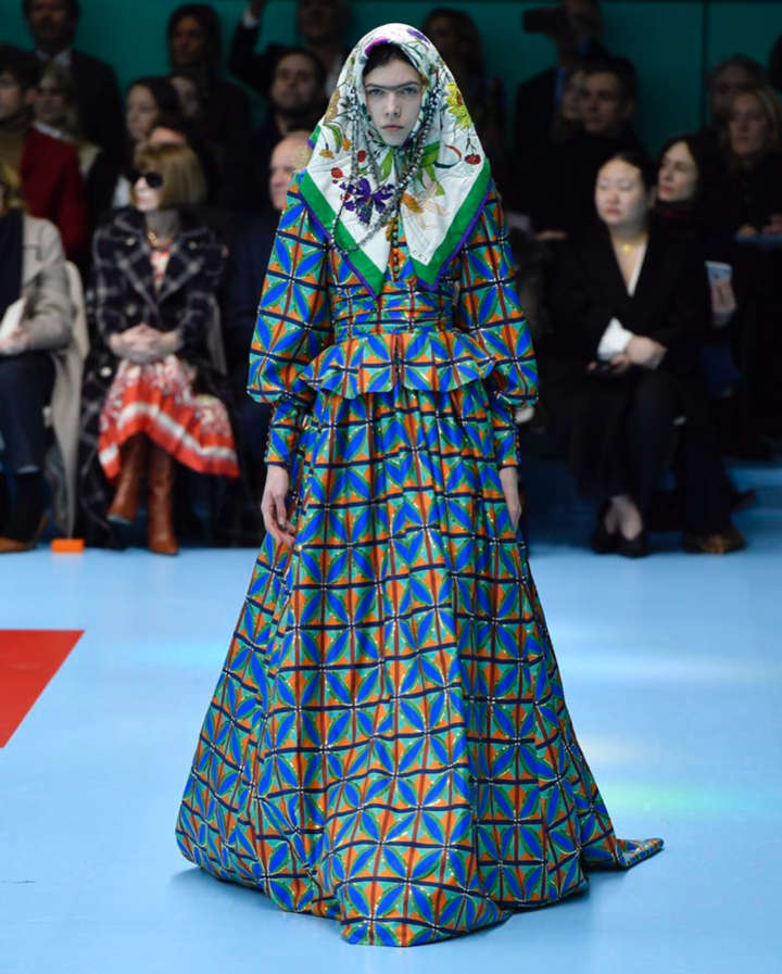 Desfile da Gucci apresentado na Semana de Moda de Milão