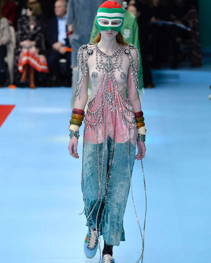 Desfile da Gucci apresentado na Semana de Moda de Milão