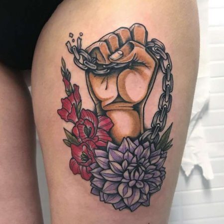 Girl Power: 32 tatuagens feministas para inspirar e empoderar